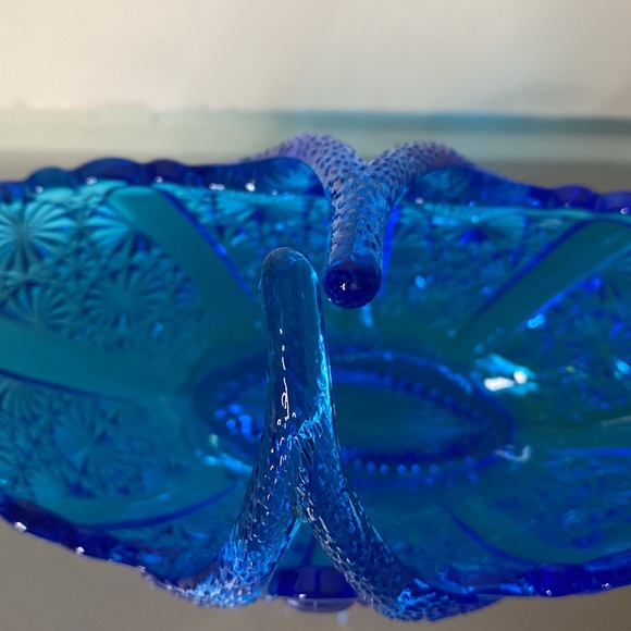 Daisy & Button Colonial Blue by Fenton, Glass Basket, Split Handle - Picture 16 of 16